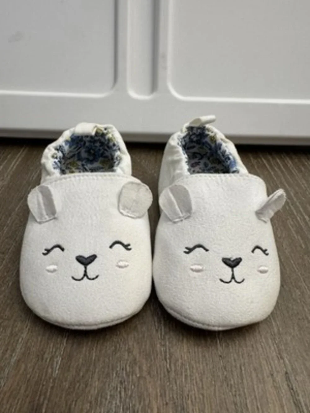 Carter's Cat Face Baby Slip-On Slippers Embroidered Fabric White 3-6 Months